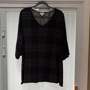Eden V neck shirt